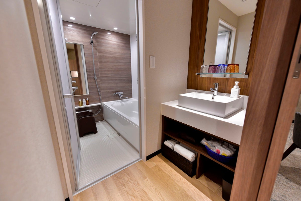 デラックスフォース4