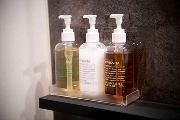 Nature-based Bathroom Amenities with Hotel Specifications