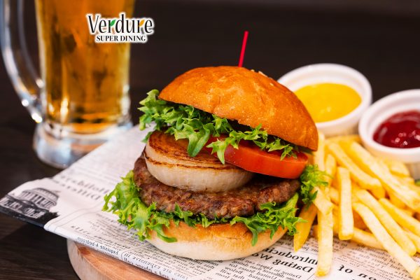 ヴェルデュール【すみだバーガー】クラシックなスタイルのアメリカンハンバーガー