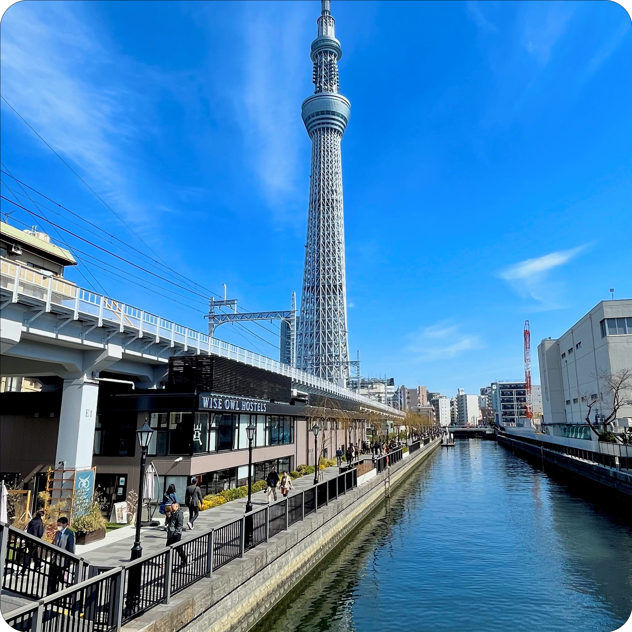 鉄道の高架下に誕生した複合商業施設「東京ミズマチ」