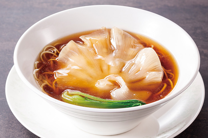 【月限定ランチ】手びれフカヒレの姿煮汁そば