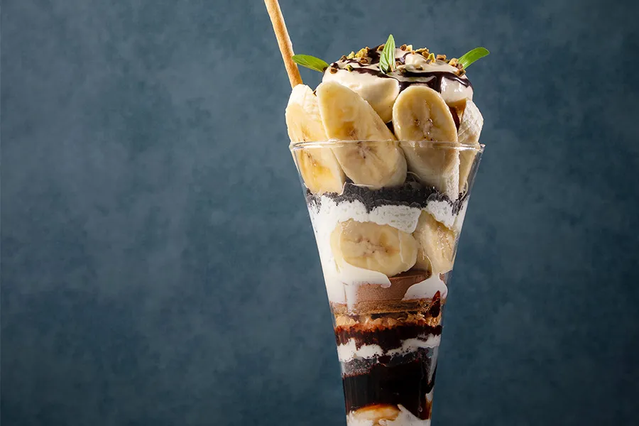 ショコラとエクアドル産バナナのナイトパフェ