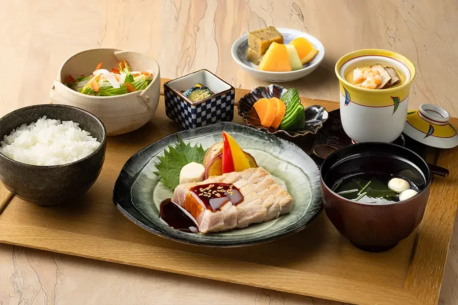 ［平日限定］めばち鮪ハラモのレアステーキ御膳
