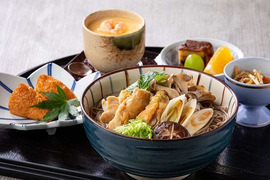 焼葱と鶏の茸たっぷりそば又はうどん