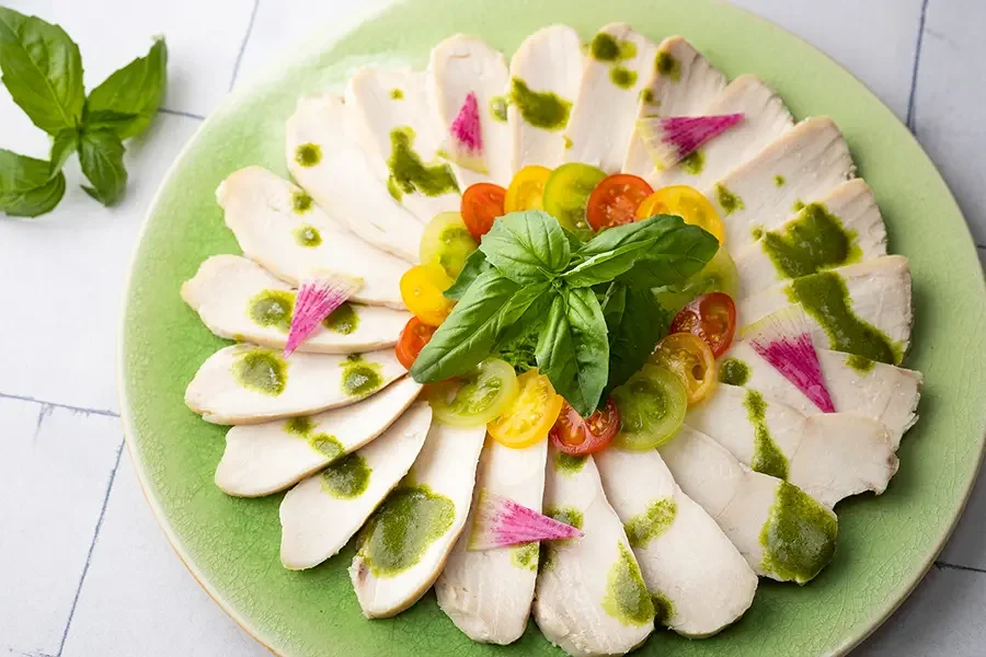 鶏むね肉のバジルソース