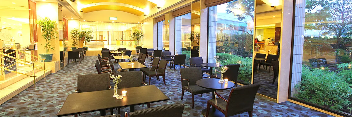 ティーラウンジ&バー コンパスローズ