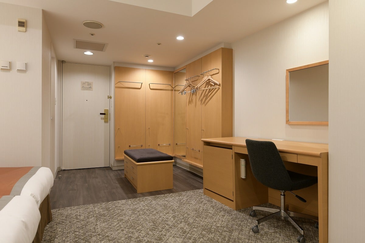 コーナーハリウッドフォース3