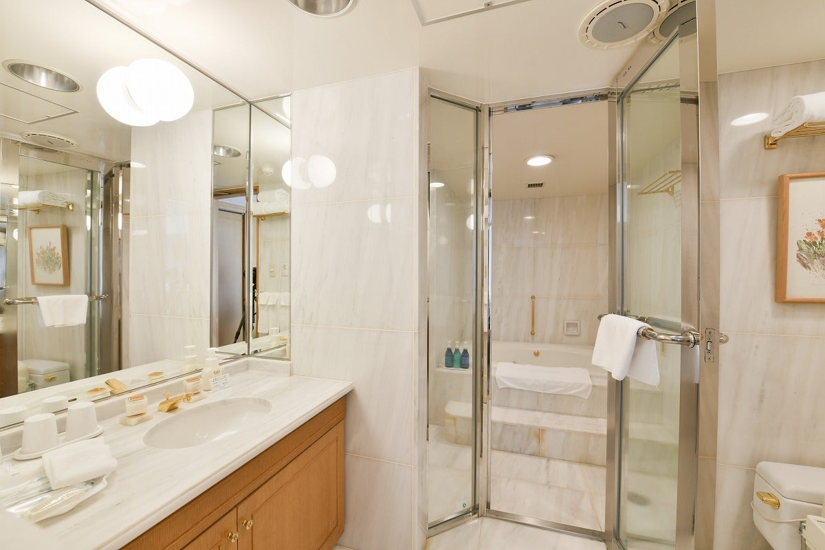 ラグジュアリー4