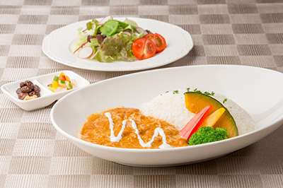 トマト風味の濃厚バターチキンカレー