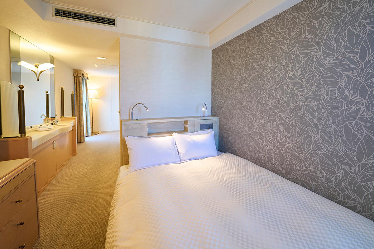 DOUBLE ROOM