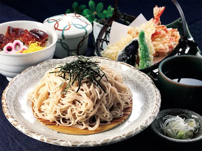 荞麦面配迷你鳗鱼饭
